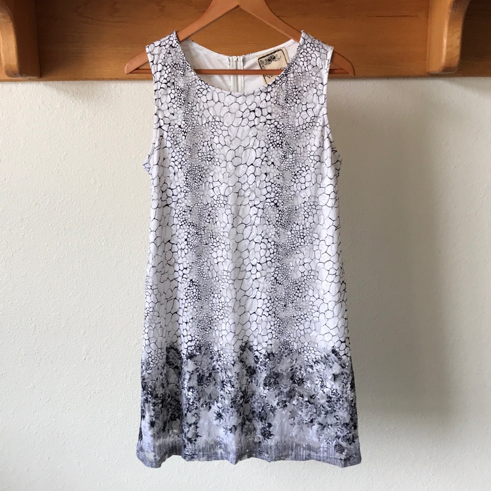 Vintage Concept Lace Shift Dress